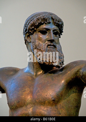 Zeus Poseidon statue en bronze dieu puissant grec Grèce Art Museum Banque D'Images