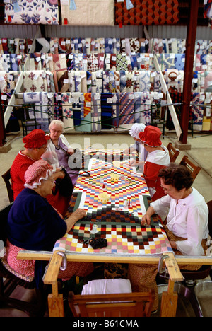 Couseuses une courtepointe, Folk Festival Kutztown, Berks County, California, USA Banque D'Images