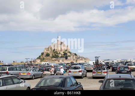 Le parking en face du Mont Saint Michel, Normandie, France, Europe Banque D'Images