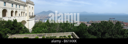 Baie de Naples vue du Museo Nazionale di San Martino, Naples, Campanie, Italie, Europe Banque D'Images