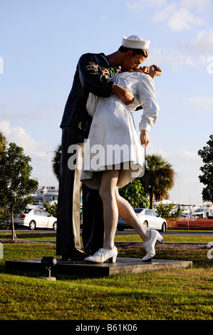 Statue appelée reddition sans conditions Sarasota Bayfront Park Banque D'Images