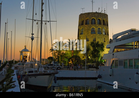 Marbella Malaga Espagne Spanien harbour yacht de luxe Banque D'Images