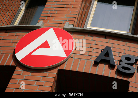 Symbole de l'Agence fédérale pour l'emploi sur la façade d'un building, Berlin, Germany, Europe Banque D'Images