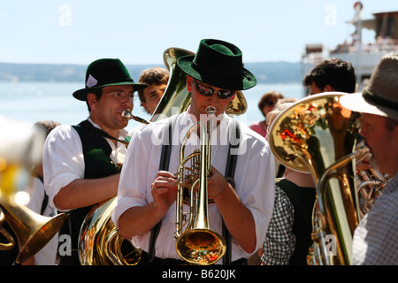 Le brass band de Zorneding à Herrsching sur le lac Ammersee, Fuenfseenland, Upper Bavaria, Germany, Europe Banque D'Images