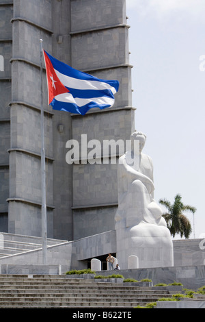 Mémorial à Jose Marti sur la Plaza de la Revolucion, carrés, drapeau cubain La Havane, Cuba, Caraïbes Banque D'Images