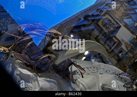 Affichage de la fenêtre près du Pont du Rialto, Rialto, Venise, Italie, Europe Banque D'Images