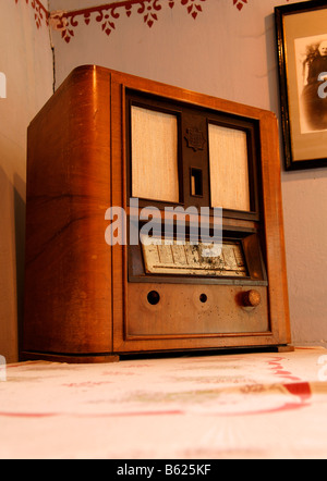 Vieille radio à partir de 1937, l'éco-musée, Ungersheim, Alsace, France, Europe Banque D'Images