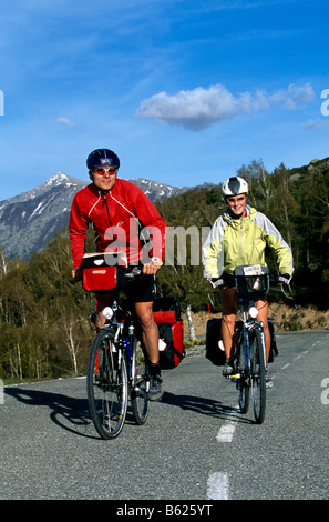 Les cyclistes, le col de Vergio, Corse, France, Europe Banque D'Images