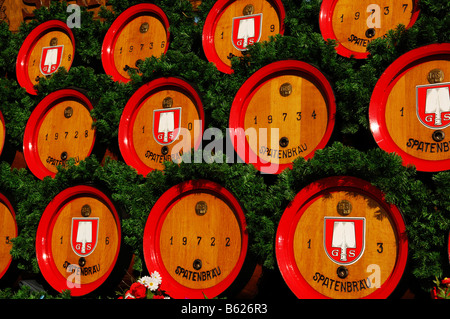 Fûts de bière sur le wagon à partir de la bière brasserie Pschorr, Wies'n, l'Oktoberfest, Munich, Bavaria, Germany, Europe Banque D'Images