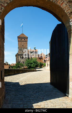 Château de Kaiserburg ou, avant-cour, Heidenturm Tower, porte d'entrée, Nuremberg, Middle Franconia, Bavaria, Germany, Eur Banque D'Images