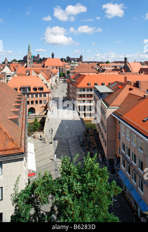 Fleischbruecke, pont de la rivière Pegnitz, Château de Nuremberg ou Kaiserburg, centre-ville historique, Nuremberg, Middle Franconia, Bavari Banque D'Images