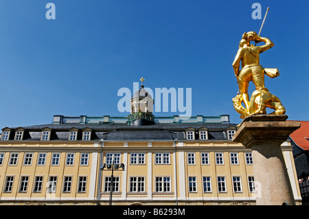 Statue du saint patron St George en face de l'Impérial Palace, Ville, Eisenach, en Thuringe, Allemagne, Europe Banque D'Images