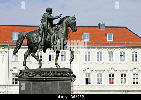 Monument à Grand-duc Carl August, Platz der Demokratie, Weimar, Thuringe, Allemagne, Europe Banque D'Images