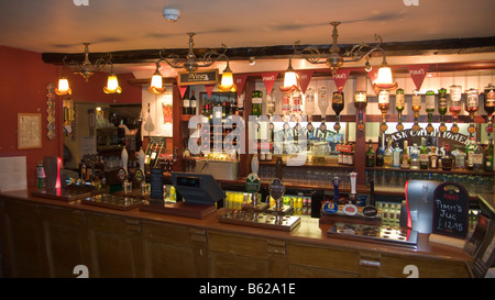 Au bar The Queens Head public house Hampshire Burley Banque D'Images