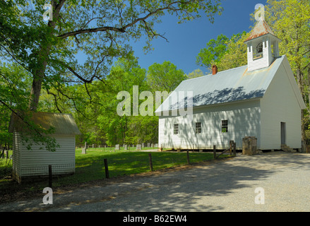 La primitive Église baptiste dans la Cades Cove de Great Smoky Mountains National Park, California, USA. Photo par Darrell Young. Banque D'Images