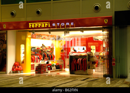 Tax free shop, Ferrari Store, l'aéroport de Changi, Singapour Banque D'Images