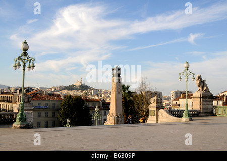 Une vue de la ville de Marseille à partir de la gare principale, la gare de Marseille Saint Charles dans le sud de la France Banque D'Images