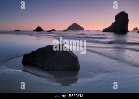 Coucher du soleil sur la plage de Bandon Côte Pacifique Oregon USA Banque D'Images