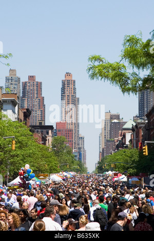 Foule sur la rue dans une ville, New York City, New York State, USA Banque D'Images