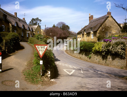 UK Angleterre cotswolds Gloucestershire Ebrington village road junction Banque D'Images