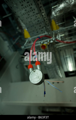 Câble électrique pendant vers le bas Banque D'Images