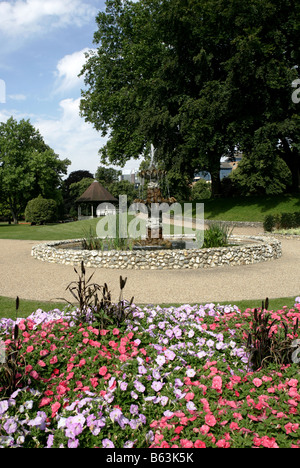 Une vue de Forbury Gardens dans le centre-ville de Reading, Berkshire, Angleterre. Banque D'Images