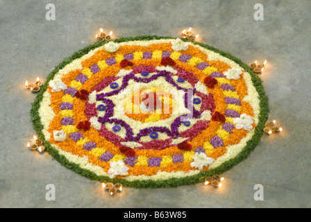 Décorations florales PENDANT ONAM au Kerala Banque D'Images