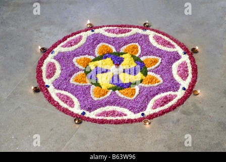 Décorations florales PENDANT ONAM au Kerala Banque D'Images