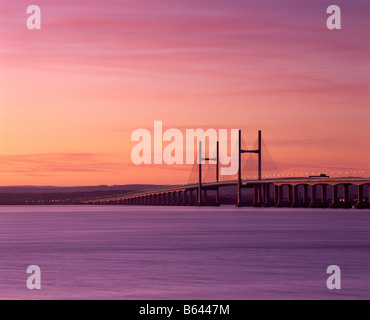 Le Prince de Galles (deuxième pont Severn Crossing) sur la rivière Severn, entre l'Angleterre et Pays de Galles vu de Severn Beach dans le Gloucestershire. Banque D'Images