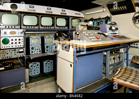 L'intérieur d'un vieux camion de diffusion à partir de 1954 Banque D'Images