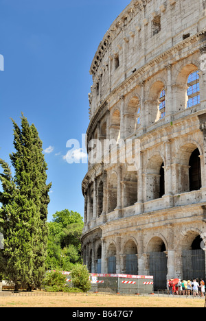 Le Colisée, le grand symbole de l'éternité de Rome, Latium, Italie, Europe. Banque D'Images
