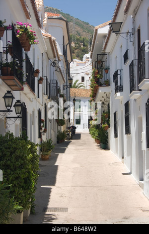 Benalmadena Pueblo, Costa del sol, Province de Malaga, Espagne. Rue espagnole typique Banque D'Images