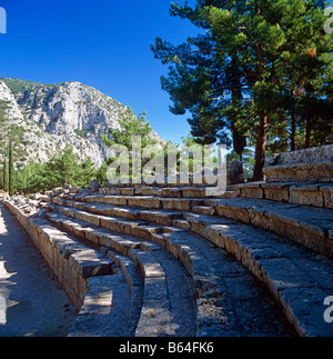 Sièges dans le Stade Antique Delphes le nord de la Grèce Hellas Banque D'Images