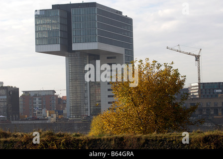 La Kranhaus (crane House), un prestigieux développement bureau à côté du Rhin, Cologne, Rhénanie du Nord-Westphalie, Allemagne. Banque D'Images