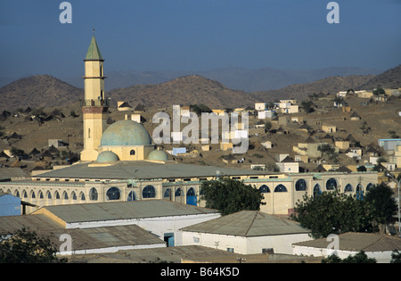 Grande Mosquée et vue sur Keren dans la montagne, l'Érythrée Érythrée Banque D'Images