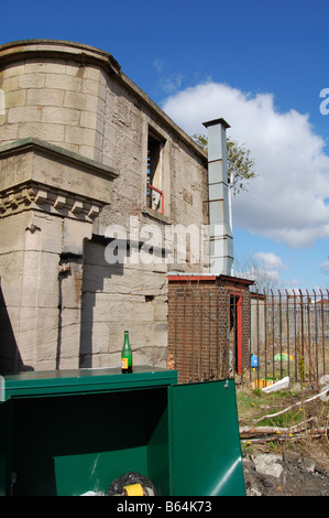 Bâtiment abandonné dans la régénération urbaine à Glasgow Ecosse site Dalmarnock Banque D'Images