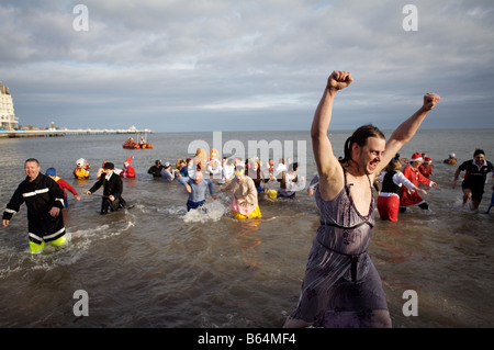 La charité une épreuve de natation le lendemain, Llandudno, au Pays de Galles Banque D'Images