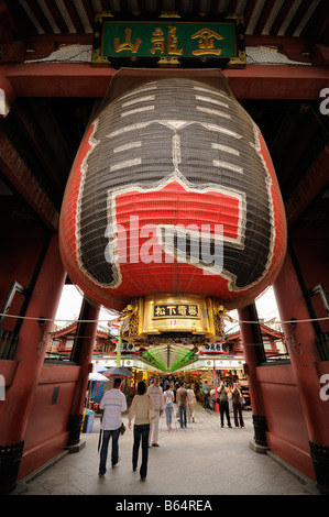 Le géant Chochin (big red lantern) de Kaminarimon (Thunder Gate). Senso-ji Temple Asakusa (aka). Le district de Taito. Tokyo. Le Japon Banque D'Images