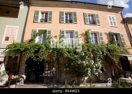 Carreaux de faïence atelier à Moustiers Sainte Marie, Haute Provence, France Banque D'Images