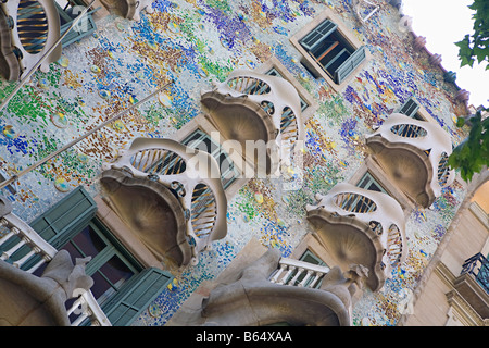 L'extérieur de la Casa Batllo, Casa dels ossos (Maison des os), restauré par Antonio Gaudi et Joseph Maria Jujol, Barcelone Espagne. Banque D'Images
