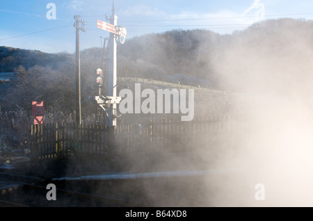 La vapeur provenant de la station de train à vapeur à Embsay, près de Skipton Banque D'Images