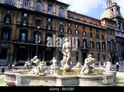 Fontaine de Neptune ou Fontana del Nettuno ou Fontaine de Neptune sur la Piazza Navona Rome Italie Fontaine Lazio. Banque D'Images