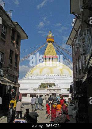 À Bouddhanath Stupa (voir la note dans la description), près de Katmandou. Le plus grand et le plus sacré au Népal stupa bouddhiste. Banque D'Images