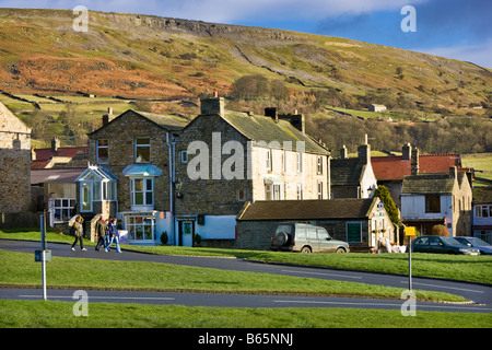 Le village de Reeth dans Swaledale, Yorkshire, Angleterre Royaume-uni à l'automne Banque D'Images