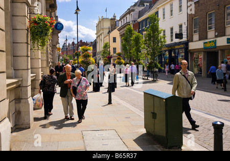 Le centre-ville de Doncaster High Street, South Yorkshire, Angleterre, Royaume-Uni Banque D'Images