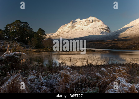 Liathach du Loch Torridon Clair Wester Ross Banque D'Images