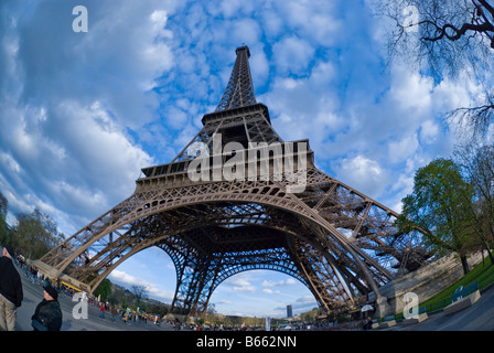 Oeil de Poisson sur la Tour Eiffel Tower Paris France Banque D'Images