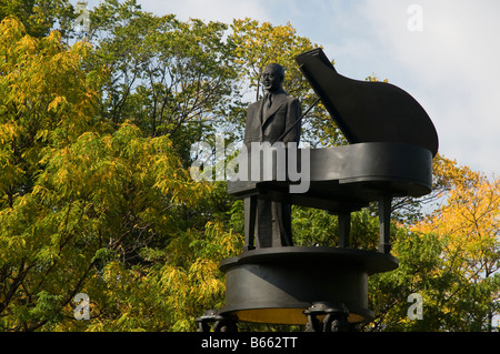 Statue de Duke Ellington Duke Ellington Circle dans Central Park Nord près de Harlem NY Banque D'Images