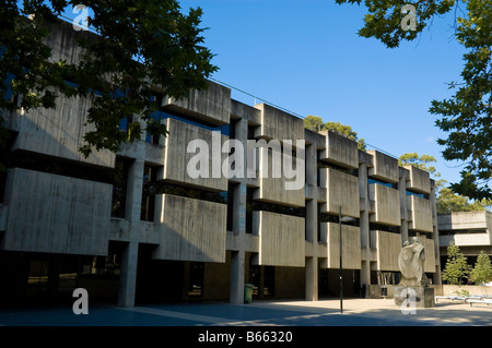 L'architecture brutaliste à Macquarie University, une université moderne dans le nord banlieue ouest de Sydney, Australie. Modernisme, brutalisme Banque D'Images