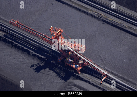 Machine d'Empilage convoyeur Carrington Terminal charbonnier Newcastle New South Wales Australie aerial Banque D'Images